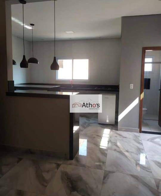 Sobrado à venda, 3 dormitórios. sendo 1 suite , na parte inferior possui salão com 80m²