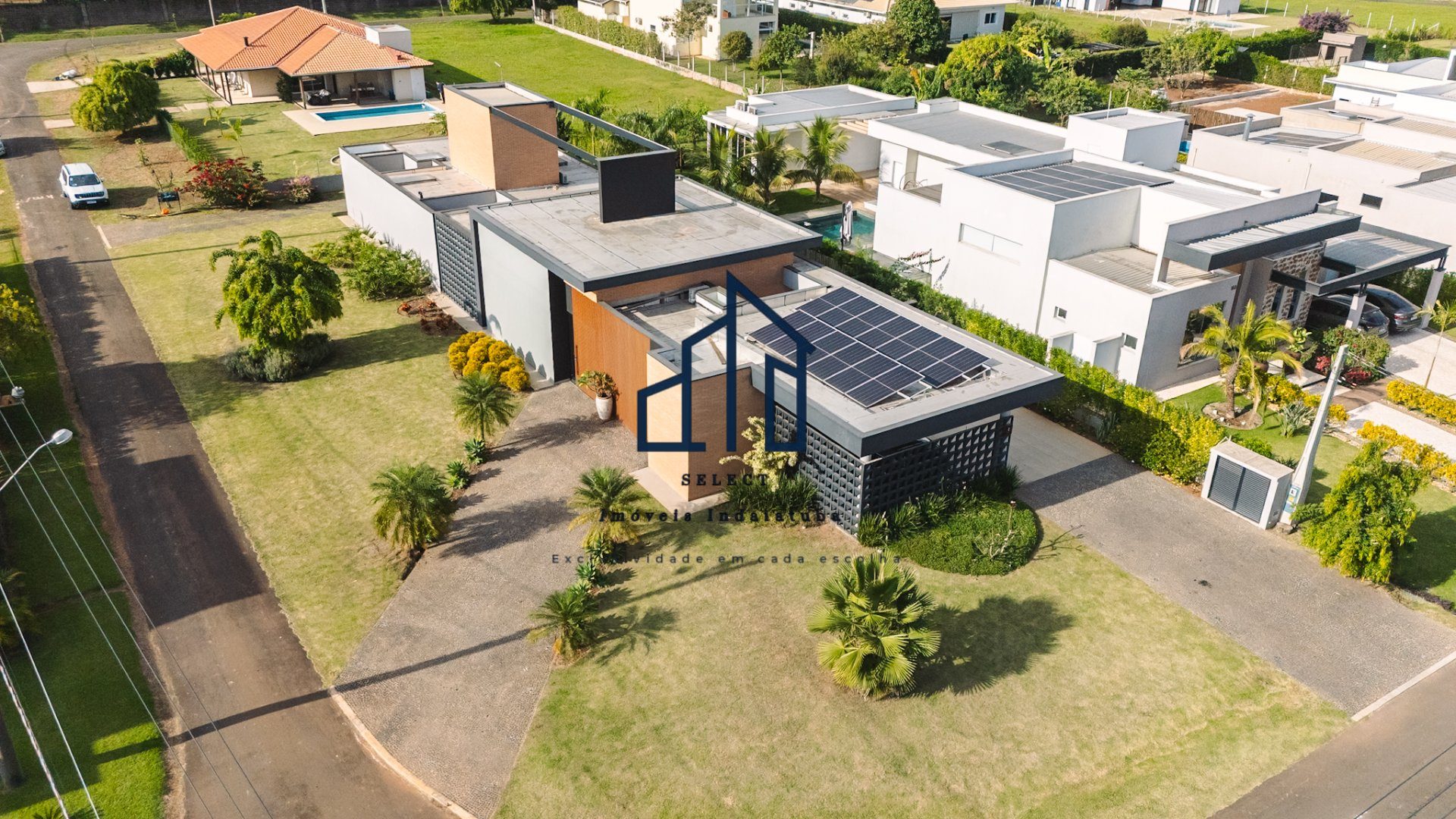 Casa térrea - Residencial Primavera - Salto/SP - 1052m², 03 suítes com closet, piscina